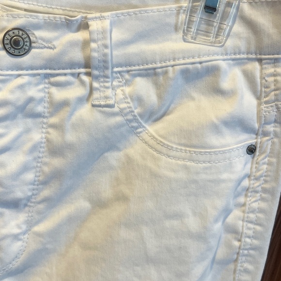 Curve Appeal White Slim Straight Leg Jeggings - Picture 4 of 9